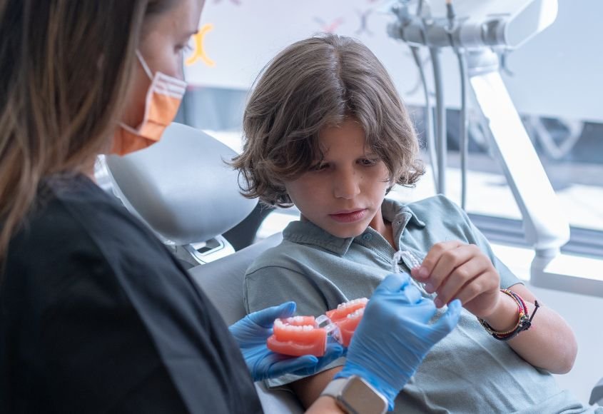 alineadores-transparentes-ortodoncia-infantil-en-madrid