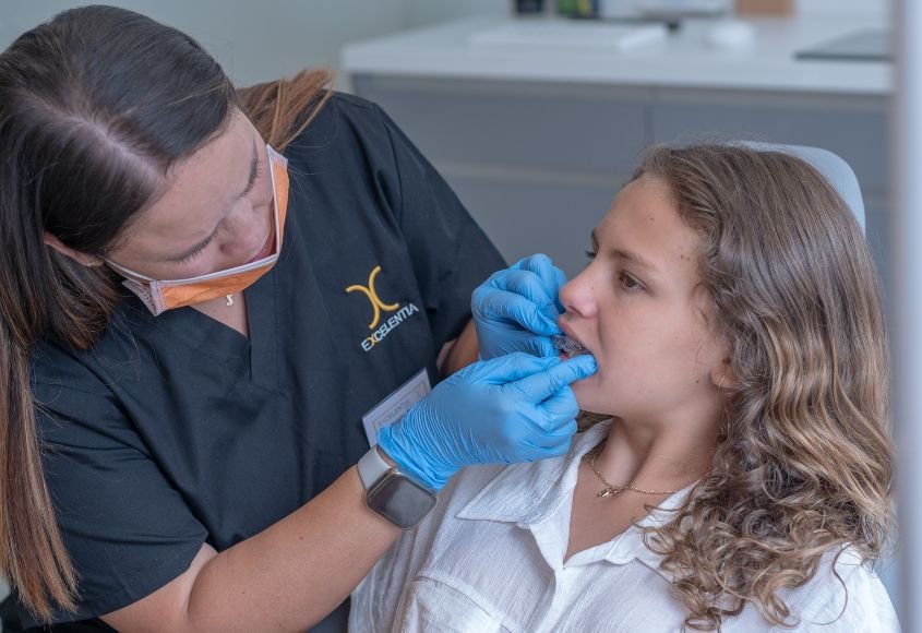 ortodoncia-invisible-alineadores-para-adultos-en-madrid